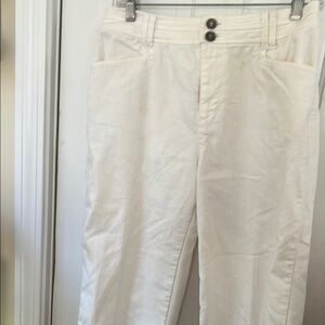 Women White Pants
P1